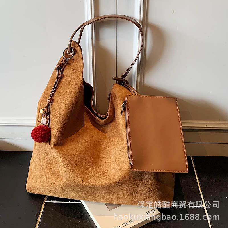 Bag Women's Large Capacity 2025 New Autumn and Winter Matte Retro Shoulder Bag Casual Work Commuter Child and Mother Tote Bag