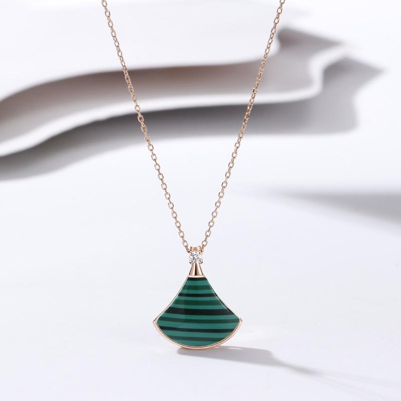 Kleine Rock Halskette weiblich weiße Fritillaria Muschel koreanische Modeaccessoires Nische Halskette ins Anhänger