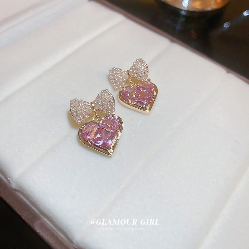 Silver Needle Pink Cubic Zirconia Flower Stud Earrings – Elegant & Delicate Accessories for Women.