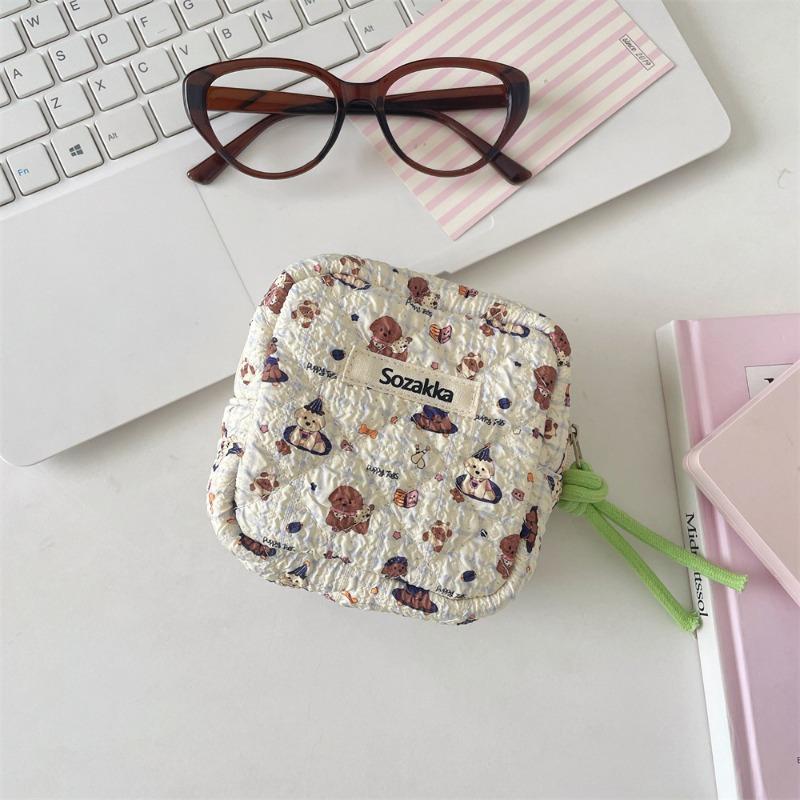 57104 Cartoon Girls Sanitary Napkin Storage Bag Large Capacity Girls Menstrual Sanitary Napkin Storage Bag Portable Bag