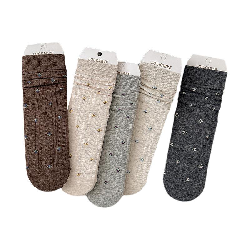 Female Autumn New Style All Match Sweet Literature Retro Small Broken Flowers In The Tube Pile Socks