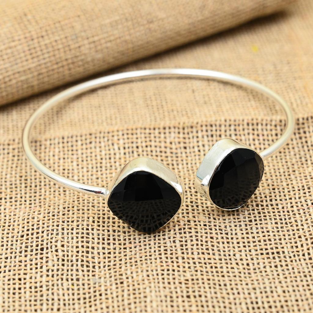 Čierny spinelový drahokam ručne vyrobený z 925 masívneho striebra na šperky na svadobný dar