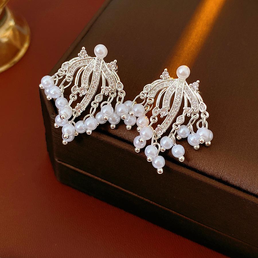 Zircon Pearl Flower Tassel Ear Clip – No Piercing, High-End, Versatile Earring