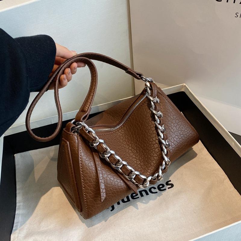 Korean niche design triangular zongzi bag women's 2025 early autumn new chain single shoulder underarm bag versatile messenger bag