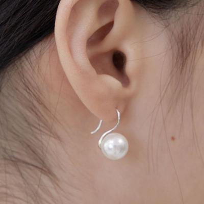 Byweekend 10mm Pearl Earring