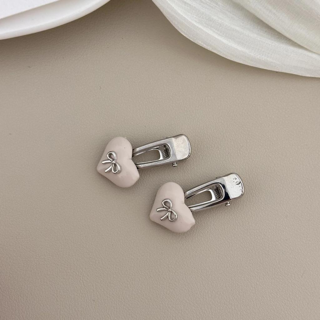 Korean New Style Sweet Cute Silver Bow Faux Leather Duckbill Clip Hair Clip Bangs Clips Side Hairpin Fashionable Hair Accessory