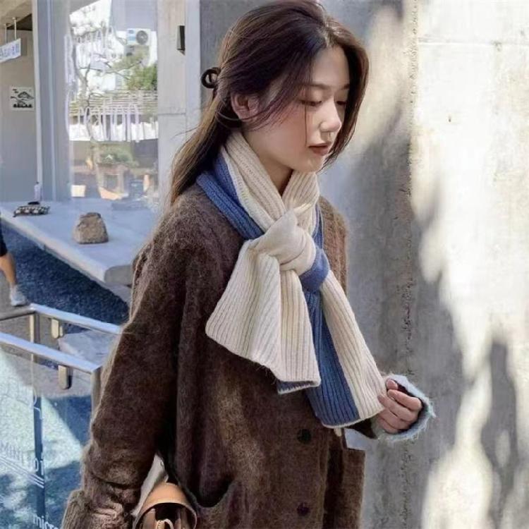 Stylish Ladies' Knitted Scarf Crossed Designs Neck Warmer Cosy Solid Color Blocking Scarf for Autumn and Winter Comfort