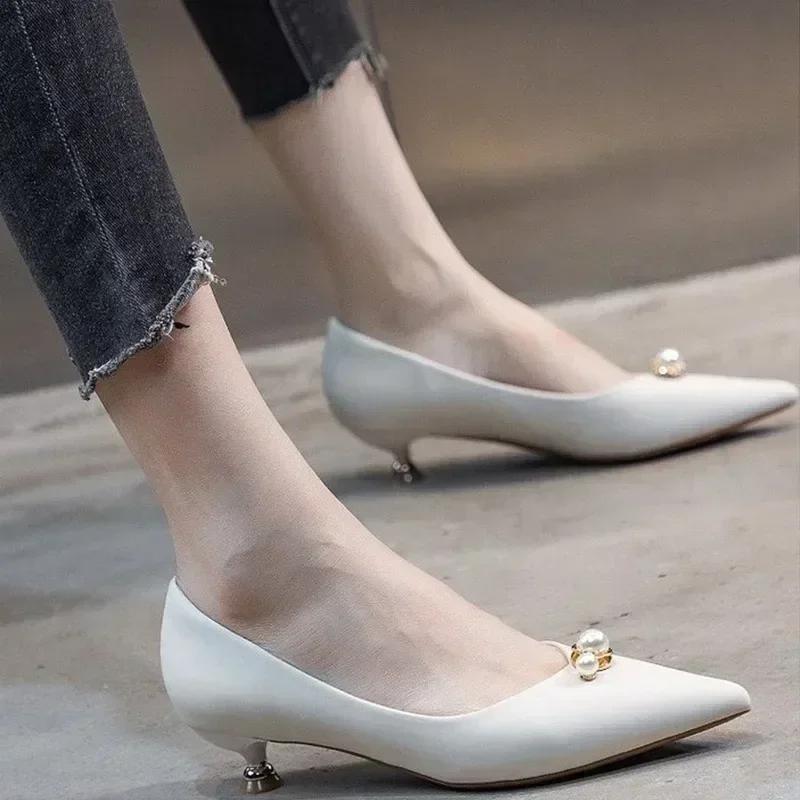 

2024 Лето остроконечное женское платье с бисером на среднем каблуке, элегантные стильные легкие туфли Zapatos Mujer, однотонные туфли 35 бежевый