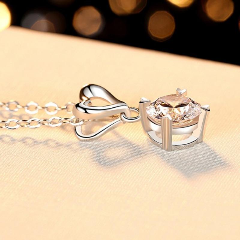 Ein Karat Imitations-Mozzarella-Diamant-Halskette Damen Vier-Krallen Liebes-Schlüsselbeinkette Anhänger