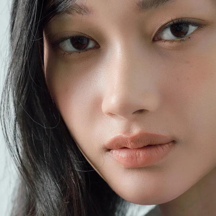 Smooth Touch Close-fitting Blur Tint New Nude