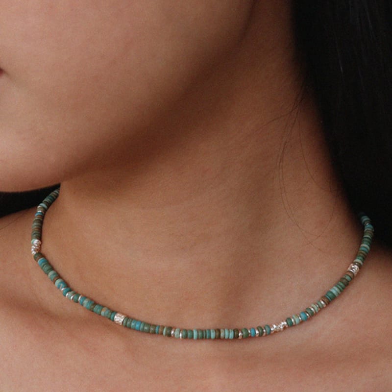 

Less is more beads green necklace OS