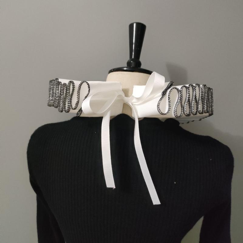 Middelaldersk viktoriansk volangkrage med svart kant for voksne Halloween-festantrekk Renessanse Cosplay Halsruff