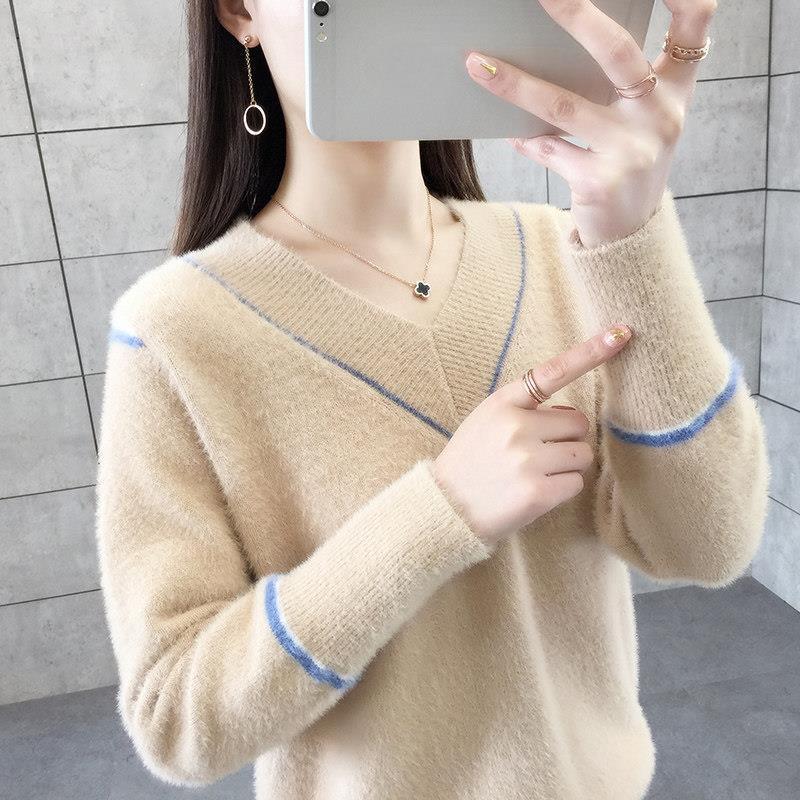 V-neck sweater for women in autumn and winter soft and loose fitting pullover knit base sweater can be worn outside