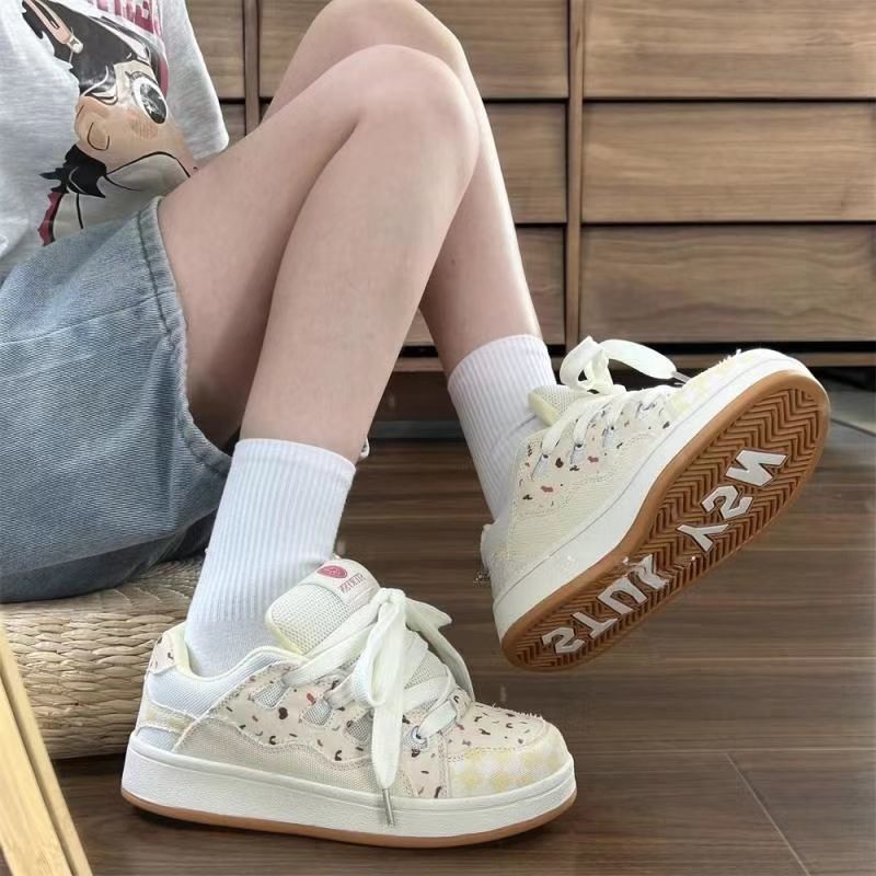 Cranberry Low-top Skateboard Bread Shoes Women's Ins Trendy Student Color Matching Versatile Casual Shoes 2025 Autumn New