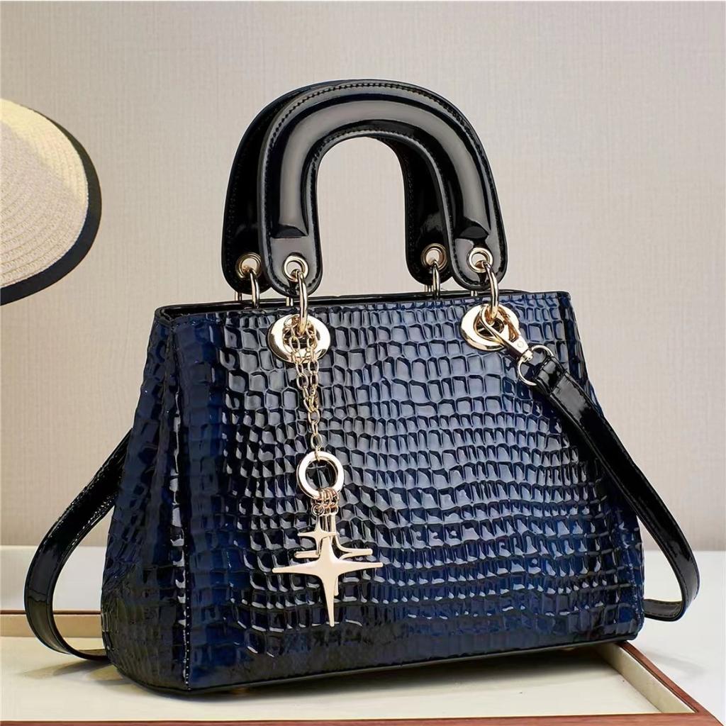 The New Spring and Summer Fashion Niche Ladies Crocodile Single Shoulder Crossbody Bag All Matching Handbag
