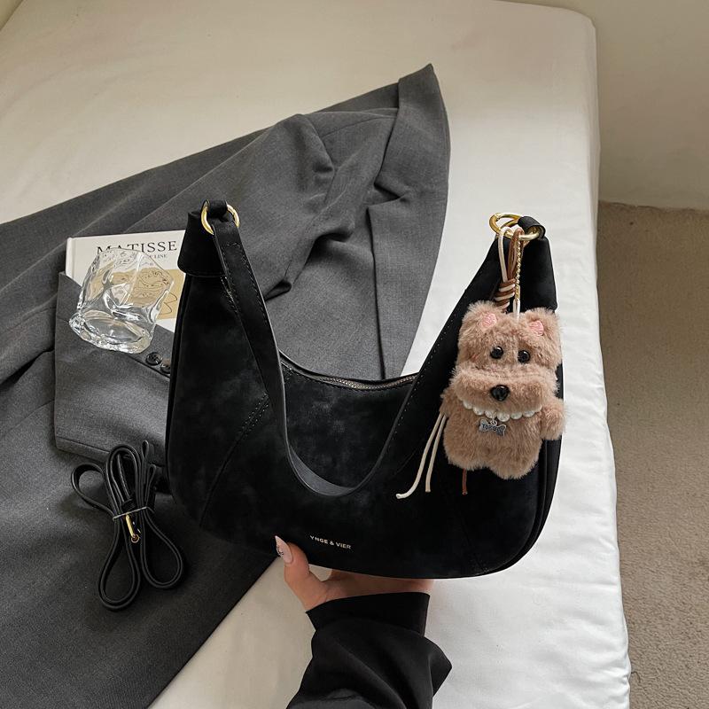 

Casual retro niche suede bag women s 2025 autumn new fashion simple messenger bag shoulder armpit bag no pendant