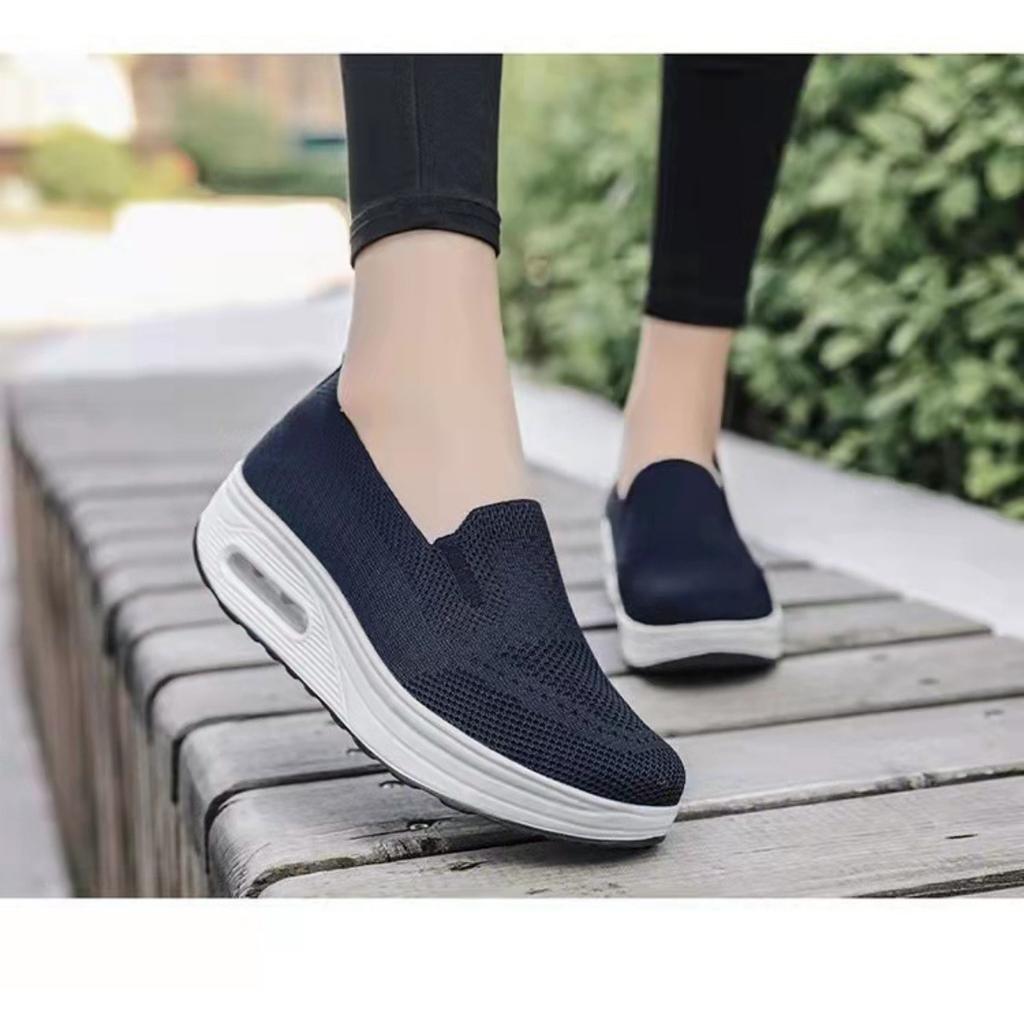 Women's Sports Shoes with Thick Sole and Air Cushion, Casual Shoes with Mesh Surface, Stepping on One Foot To Increase Height, Walking Shoes for Women