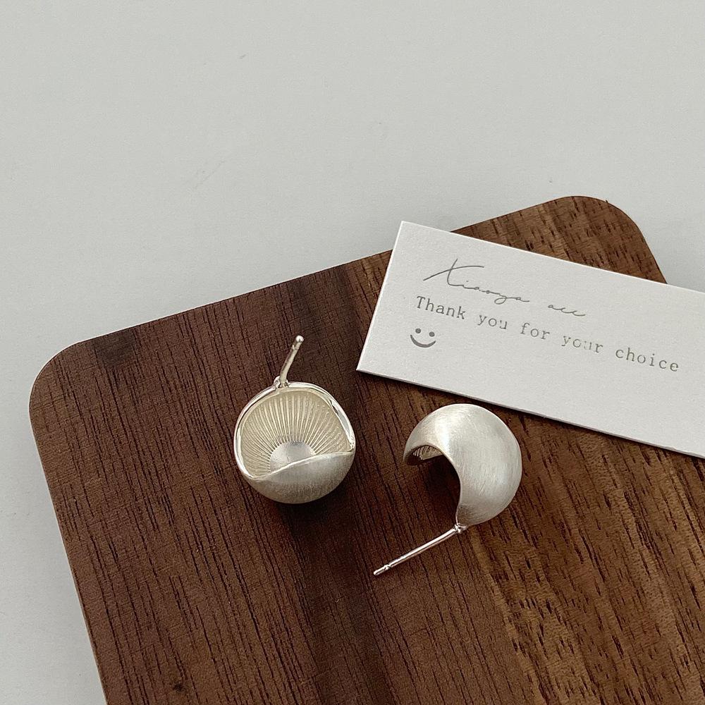 Elegant European & American Style Brushed 925 Silver Stud Earrings: Light Luxury, Versatile, and Fashionable Flat Round Design.