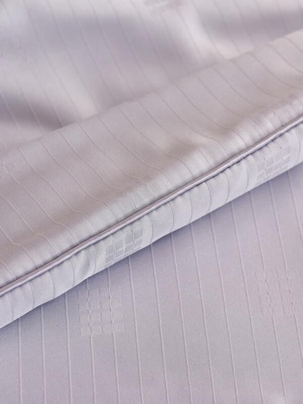 Conch Moonlight Nano Pearl Fiber All-Season Separable Quilt