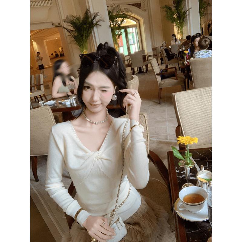 

Stylish Knot V-Neck Apricot Sweater S