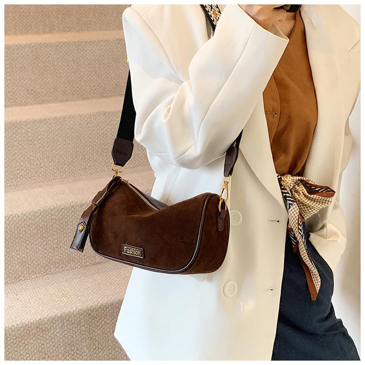 Maillard Retro Matte Small Bag Women's 2024 New Autumn Versatile Wide Shoulder Strap Messenger Bag Super Fire Dumpling Bag