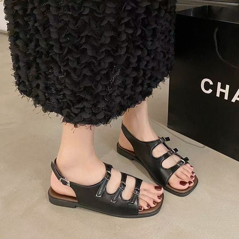 Französische High-End Sandalen mit offenen Zehen, flacher Sohle, weicher Sohle, Ein-Wort-Gürtelschnalle, Römersandalen, Damen-Sommerbekleidung, vielseitig