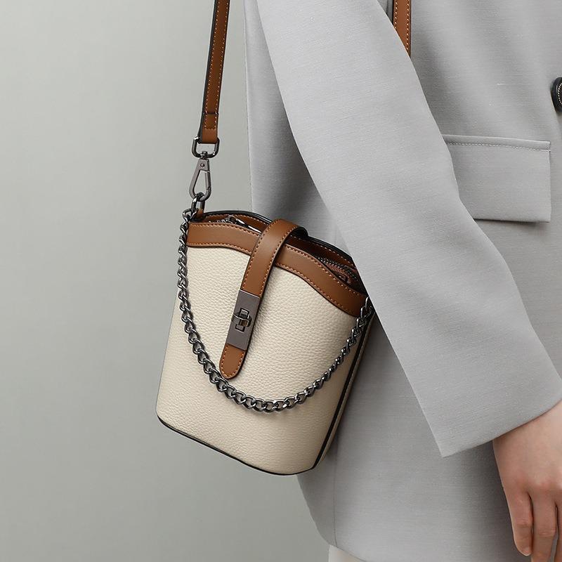 Bag Women's Autumn and Winter New Messenger Bag Bucket Bag Women's Bag Leather Light Luxury High-end Shoulder Bag