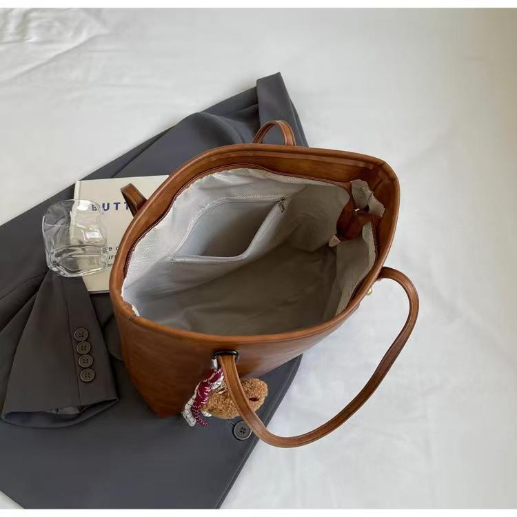 Vintage Large Capacity Tote Bag for Women,2025 New Autumn Winter Casual Shoulder Bag Student Handbag