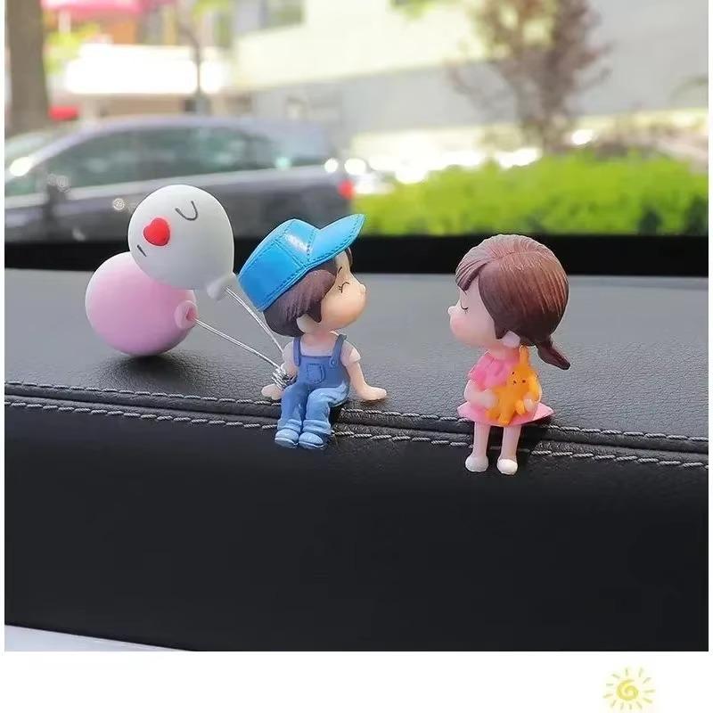 Bildekoration Söt Tecknad Par Figuriner Ballongprydnad Bilinredning Instrumentbräda Tillbehör för Flickor Gåvor Försörjning