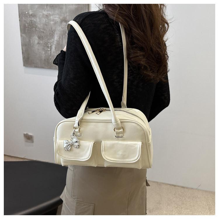 Trendy Womens Box Shaped Handbag With Polyester Interior For Casual Outings