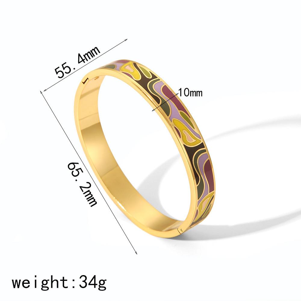 Modern Stainless Steel Cuff Bracelet With Engraved Pattern For Elegant Summer Style