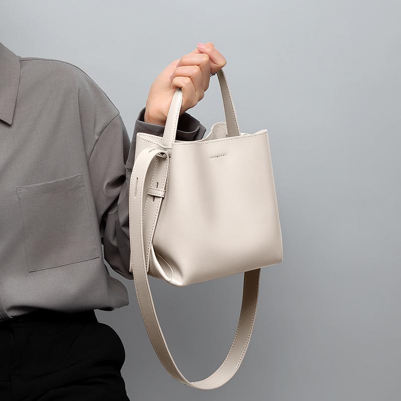 New Crossbody Bucket Bag with One Shoulder Leather Large Capacity Handbag Bag