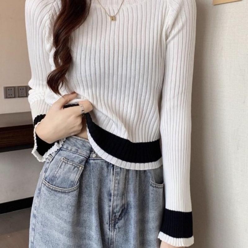 A New, Tight-fitting, Short, and Long-sleeved Knitted Sweater with A Round-neck and Striped Design for Autumn and Winter