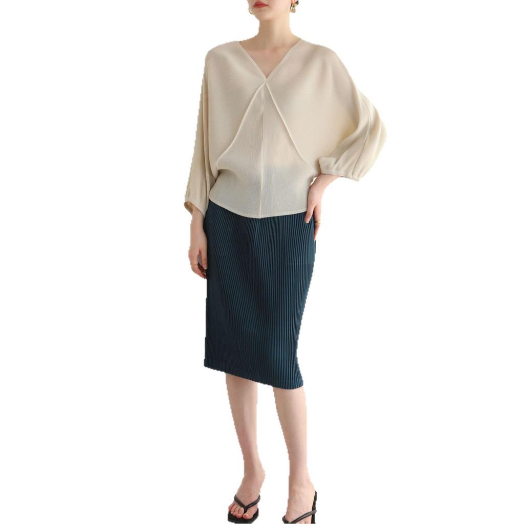 2026 Spring Miyake High-End Pleated Light Luxury Batwing Sleeve Slimming Top