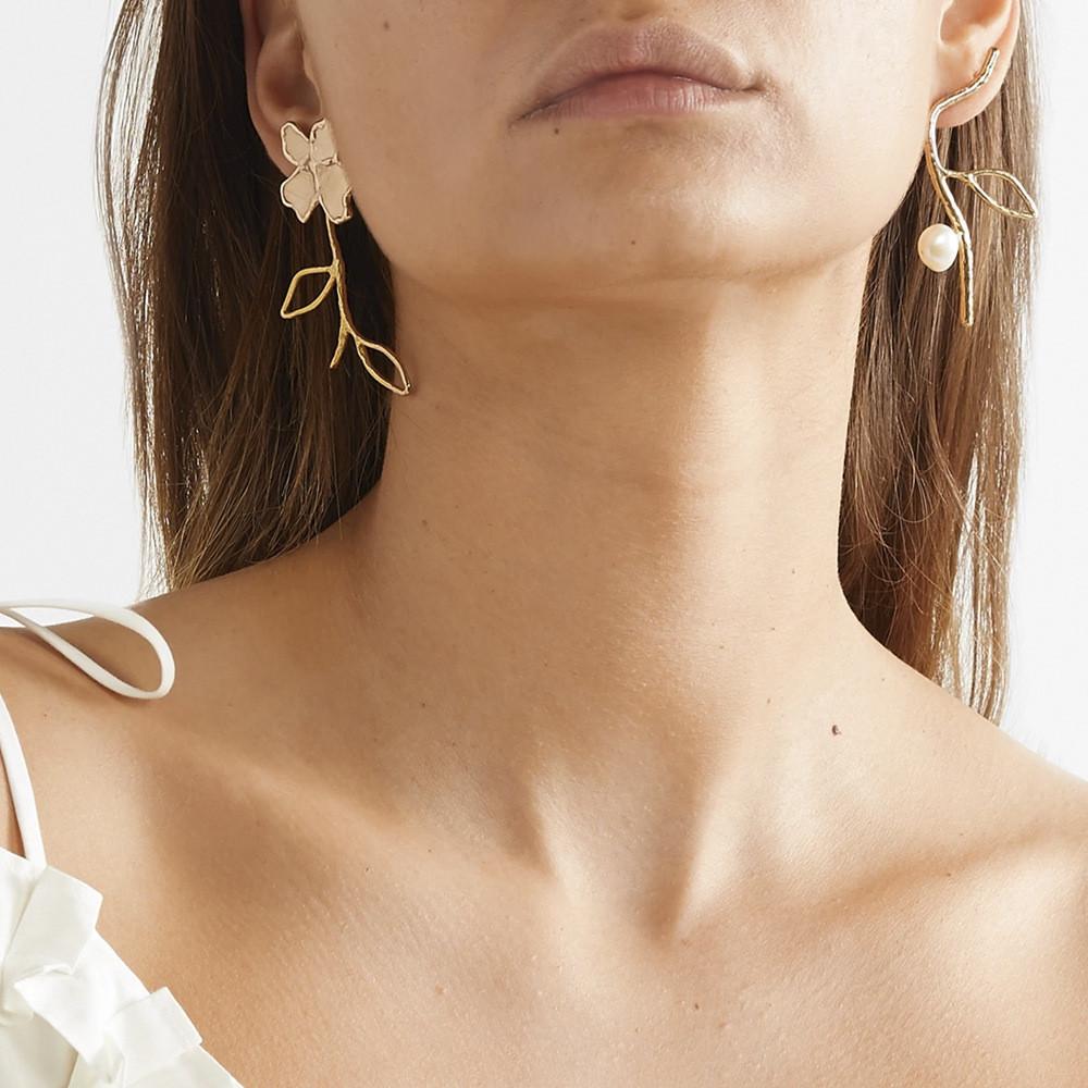 Stylish Gold And Silver Asymmetric Floral Pearl Earrings For Trendy Women