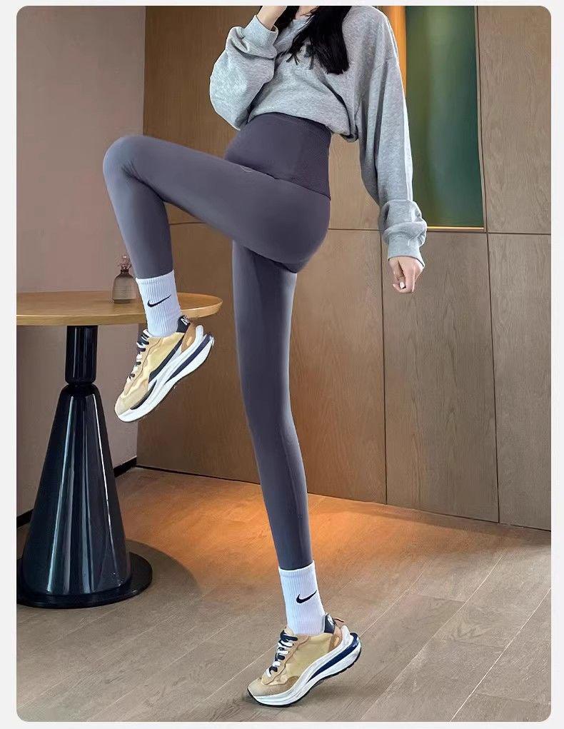 Maternity Shark Leggings: Spring/Fall & Winter-Ready, Non-Restrictive Yoga Pants with Velvet, Perfect for Petite Sizes.