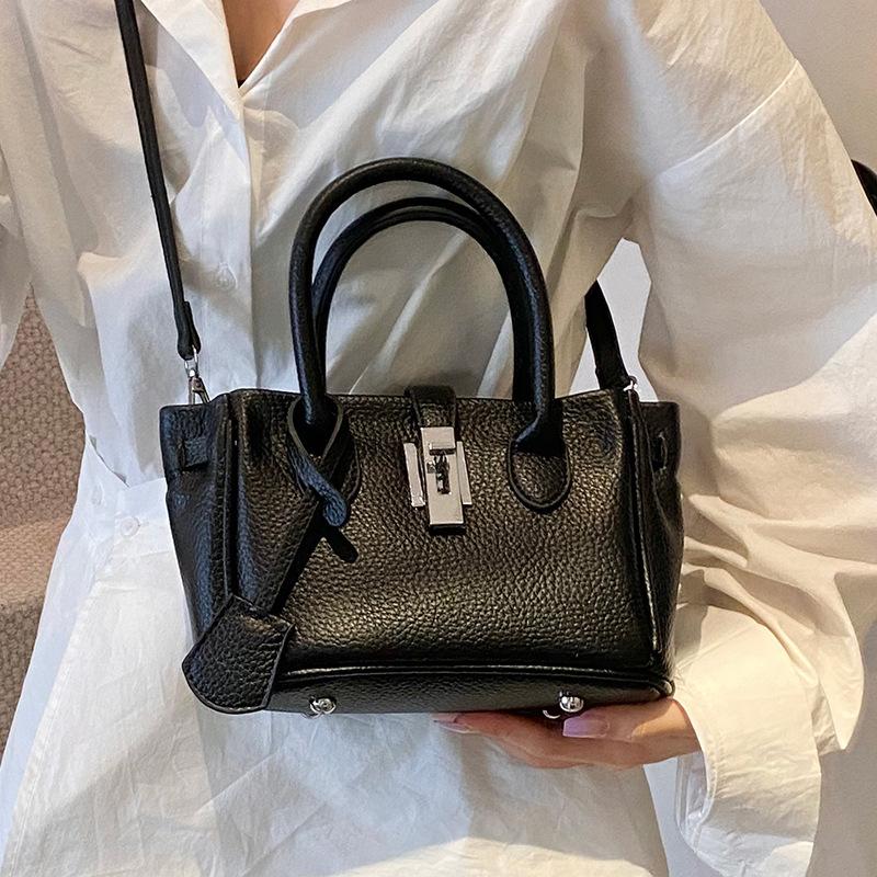This Year's Popular Simple Style, High-end Sense, Korean Version, Portable Bucket Bag, Fashionable Temperament, Commuting Versatile Messenger Bag, Bag