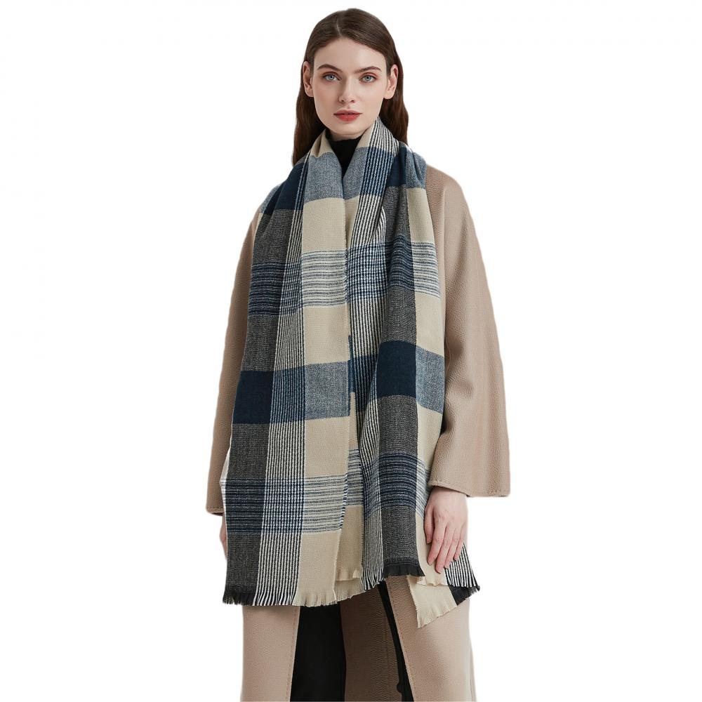 Modrý kostkovaný šátek dámský zimní teplý výstřih