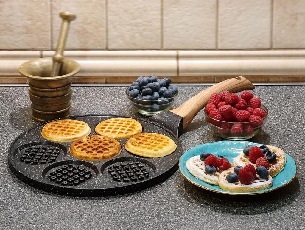 Patelnia do mini gofrów 26cm placków pancake KINGHOFF KH-1668