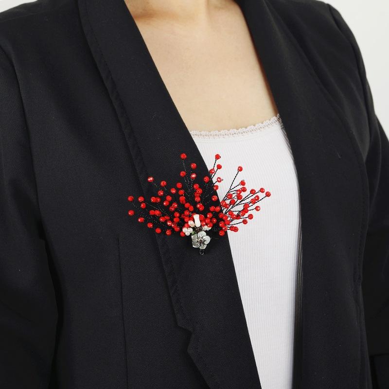 Natural crystal shell flower brooch women's high-end atmospheric retro elegant brooch jacket suit pin handmade jewelry