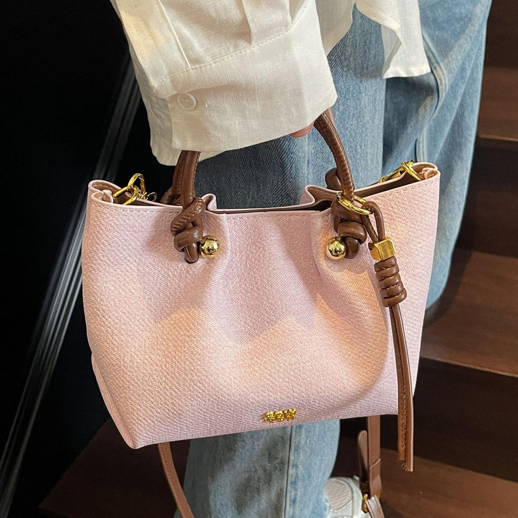 Premium messenger bag niche design pleated portable bucket bag women's 2025 new fashion versatile shoulder bag
