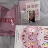 [POUŽITÉ] IVE Yujin Plyšová hračka SECRET EVIL CUPID Sběratelská karta XOXZ