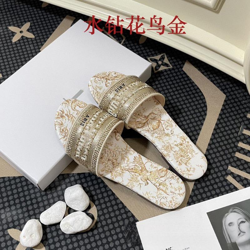 Spring Rhinestone Embroidery with Slippers Women Wear Beach Shoes Sheepskin Flat Sandals