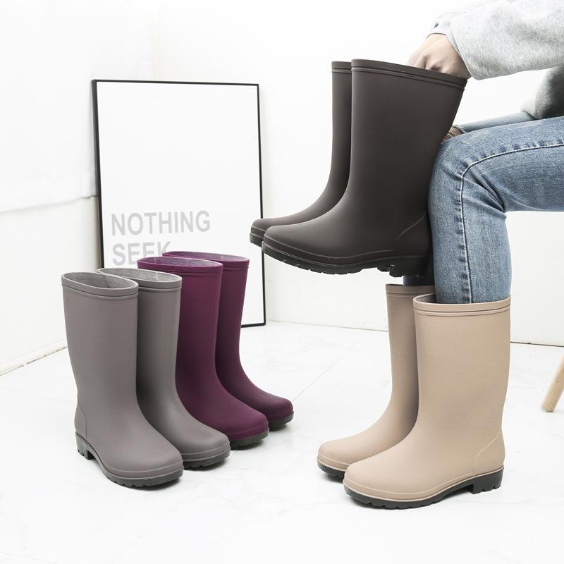 Water shoes rain shoes women's adult medium tube velvet warm women's matte matte rain boots cover clearance water glue shoes