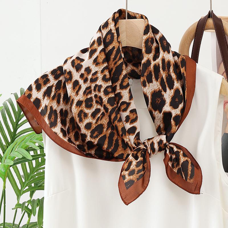 

70X70Cm Leopard Print Square Silk Scarf Woman Satin Headband Muslim Hijabs Shawls Smooth Soft Small Neck Scarf Turban Bandana 70X70cm