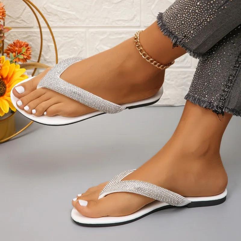 Dámské pantofle Léto Nové žabky Designové ploché pohodlné sandály Dámské luxusní kamínkové šaty Dovolená Plážové žabky