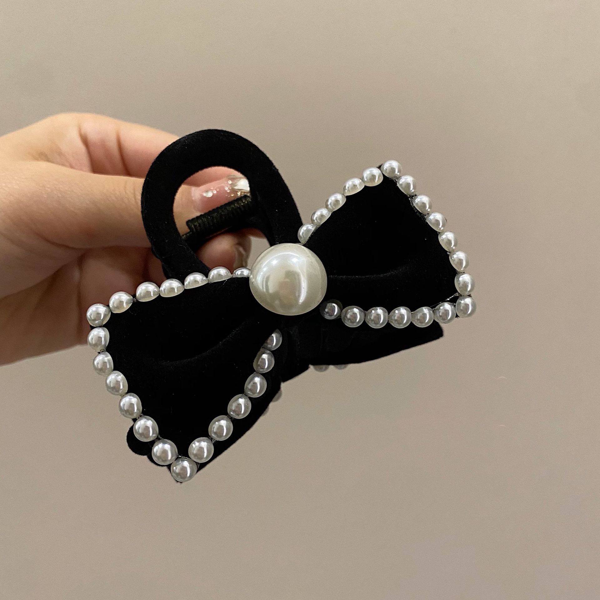 

Новые винтажные черные заколки-крабы с жемчугом и бантом, большие зажимы-акулы, французские зажимы для волос для женщин, милые головные уборы, аксессуары для волос