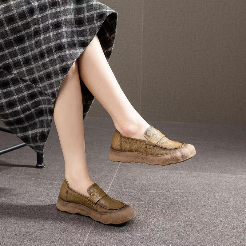 New Women's Loafers with A Shallow Opening, Round Toe, Comfortable and Versatile Soft Leather Flat Shoes