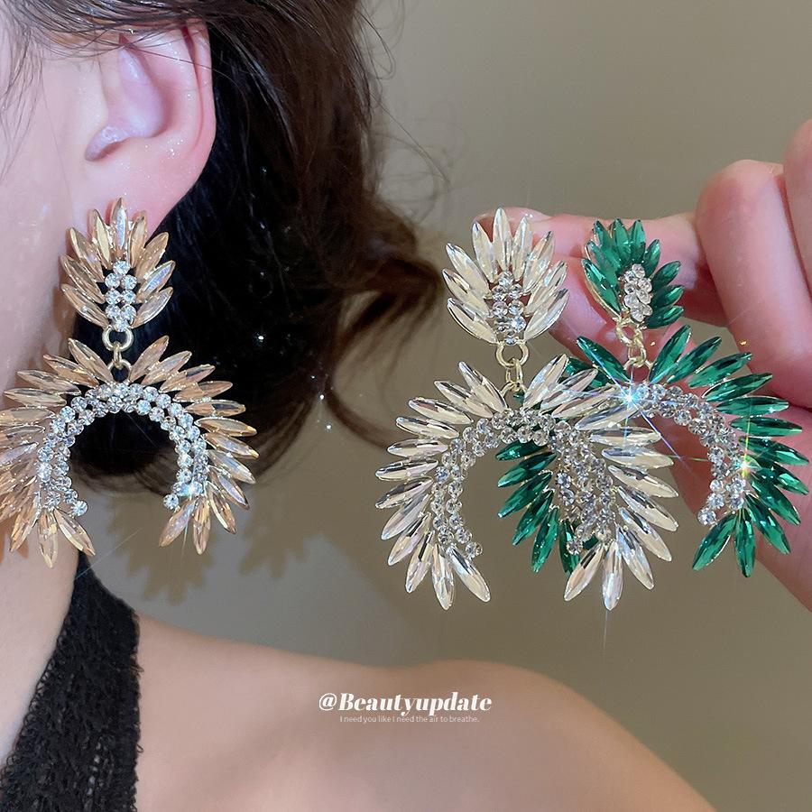 Silver Needle Geometric Rhinestone Earrings: European & American Court Style, Light Luxury, Fashionable Studs, Unique Niche Accessories