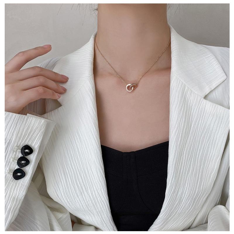 Titanium Steel Fade Resistant Roman Letter Interlocking Zircon Clavicle Necklace For Women